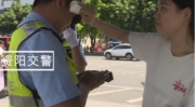 厦门骑电动车小姐姐图片,时尚出行新风尚