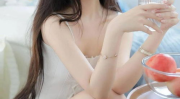 写真私房女,捕捉青春的私密瞬间